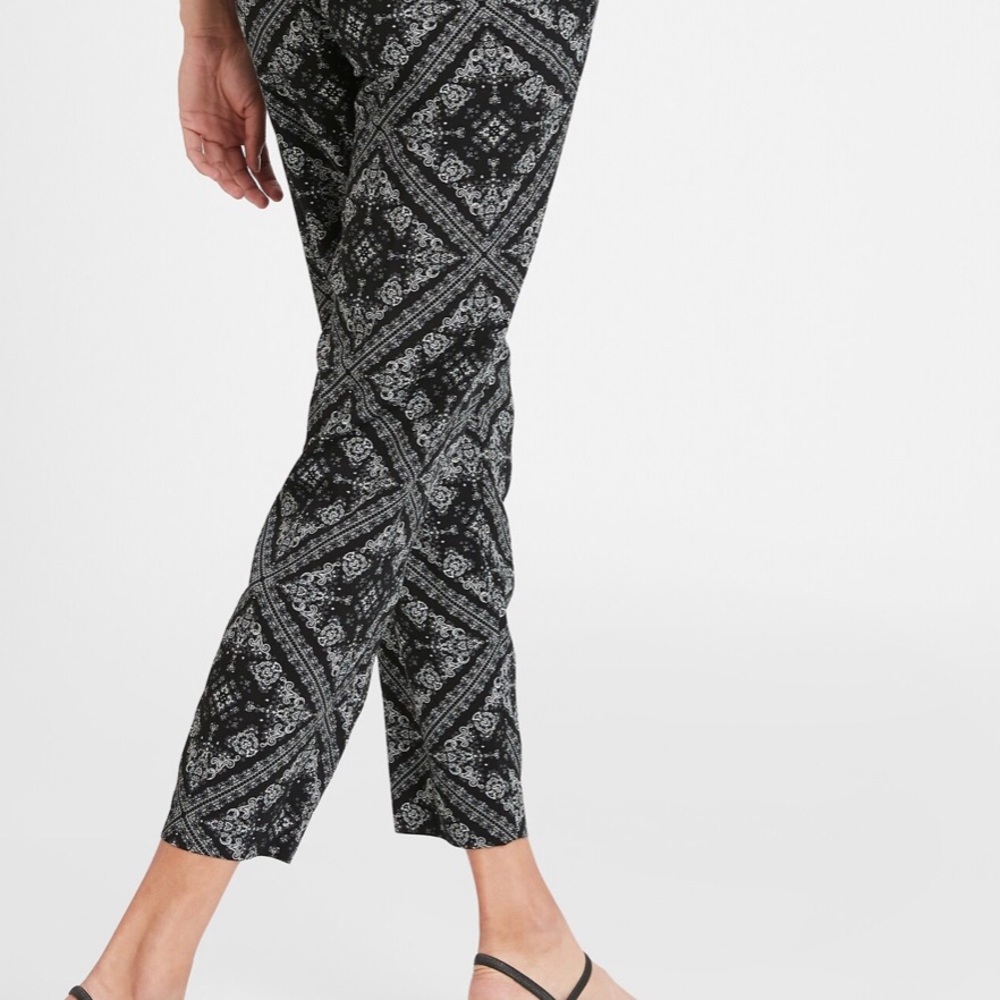 💥NWT Banana Republic Pull on straight pant
